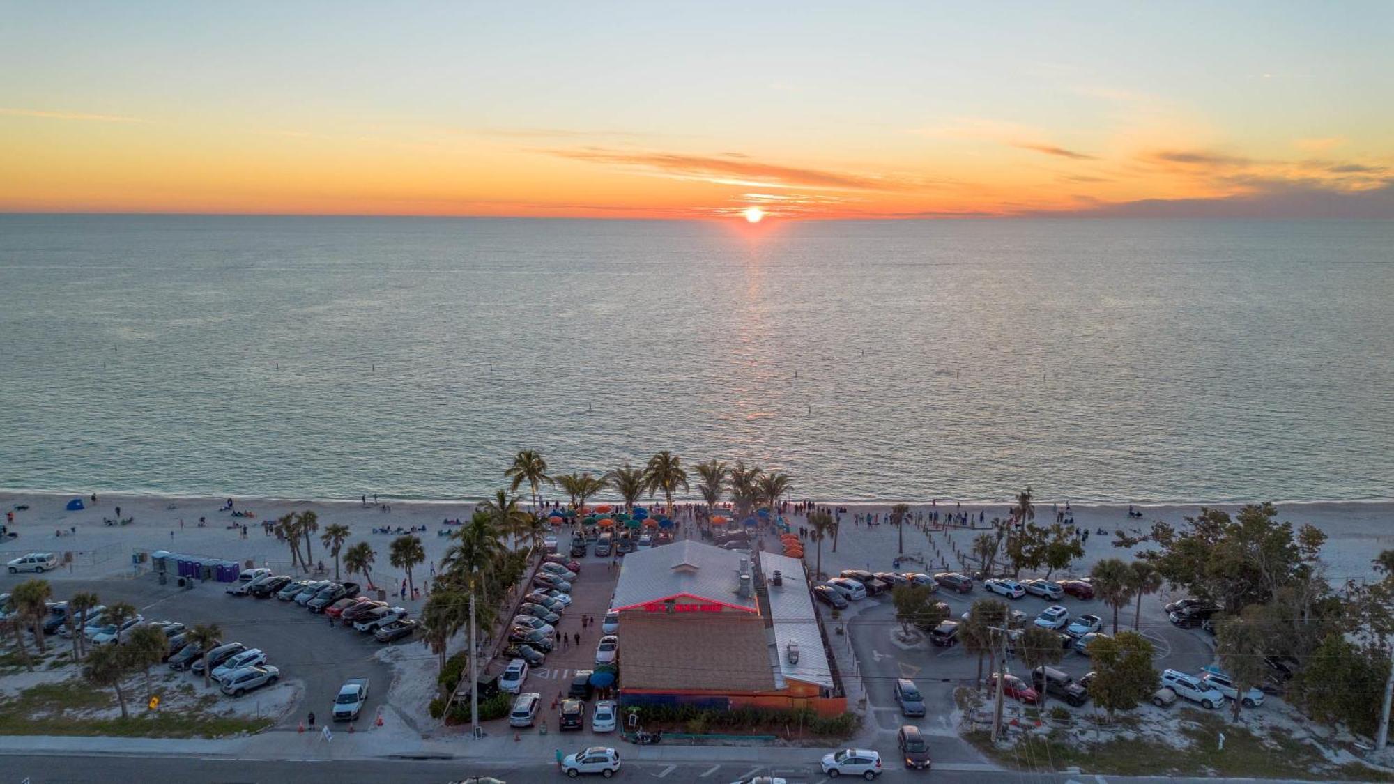 Penthouse On The Bay 4002 * Bonita Springs